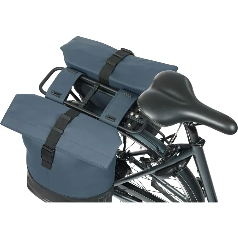 Basil Cove 28-32l Double Pannier Bag in Navy/Black-4