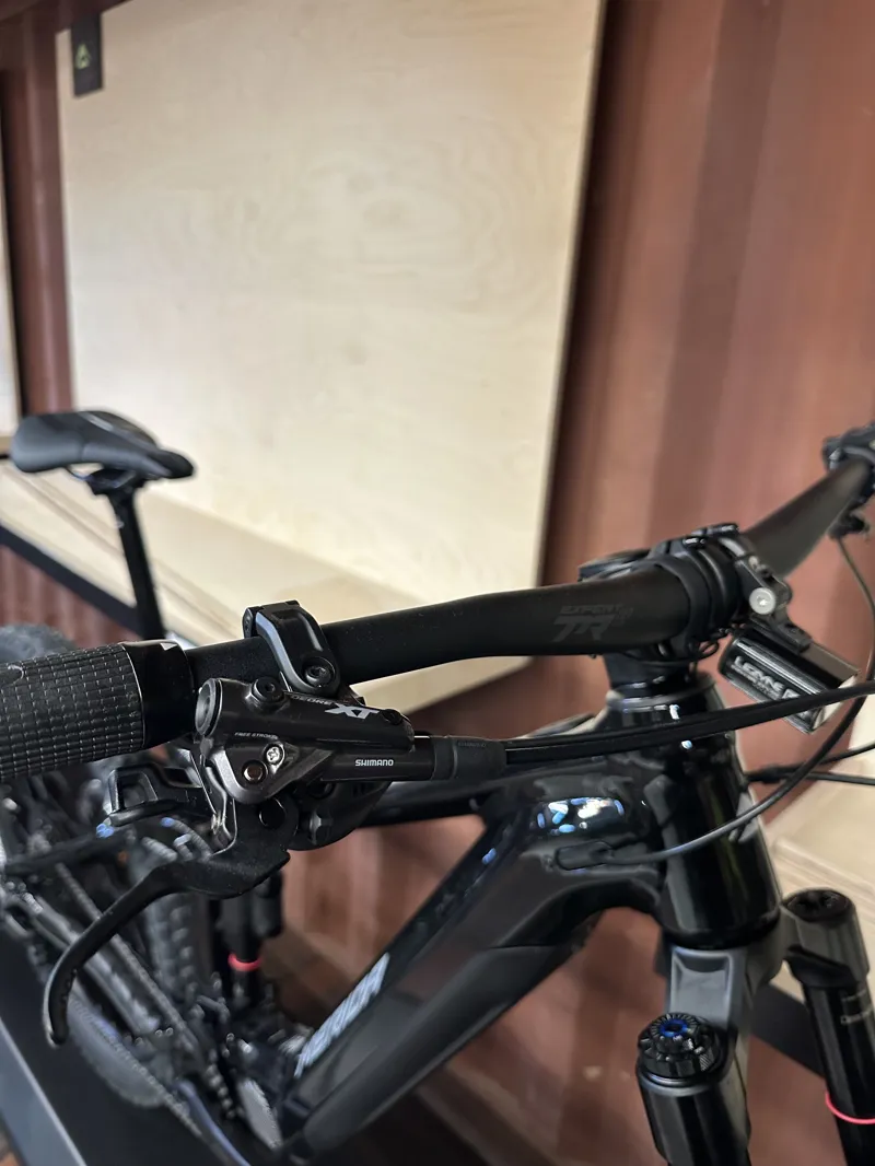 2022 Merida eOne-Sixty 975 Electric Mountain Bike in Black-2