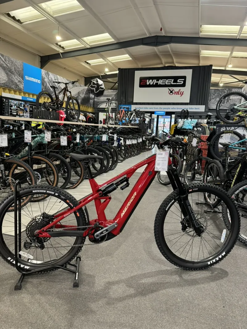 2025 Merida eOne-Eighty 700 - Heritage Red-1