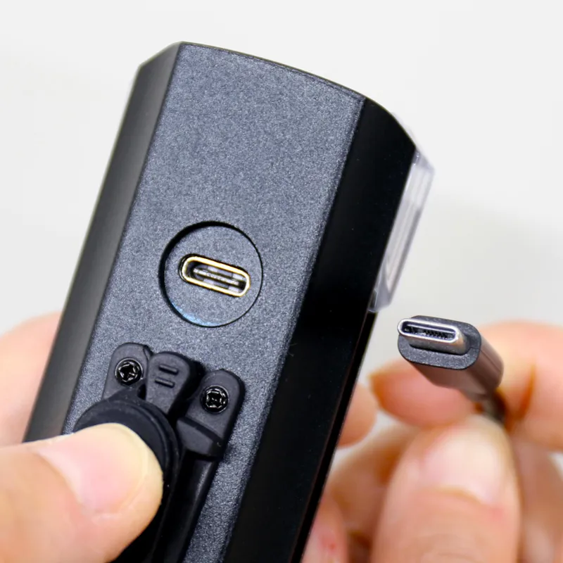 CatEye AMPP 1700 Front Bike Light: BLACK size-2