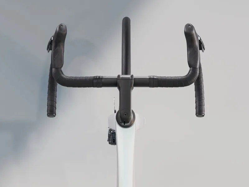 2025 Trek Madone SL 6 Gen 8 - White Prismatic-5