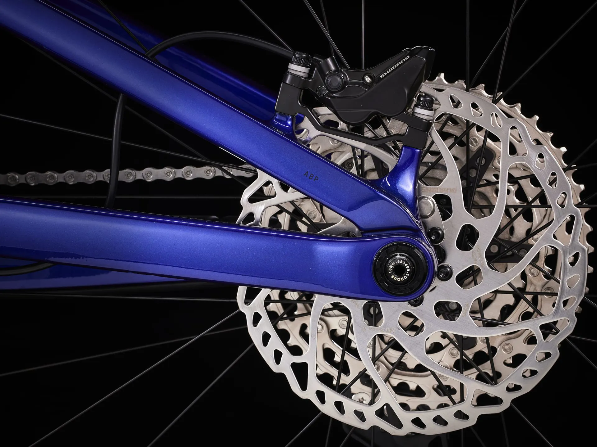 Trek Fuel Exe 9.5 Deore Electric Mountain Bike in Hex Blue
