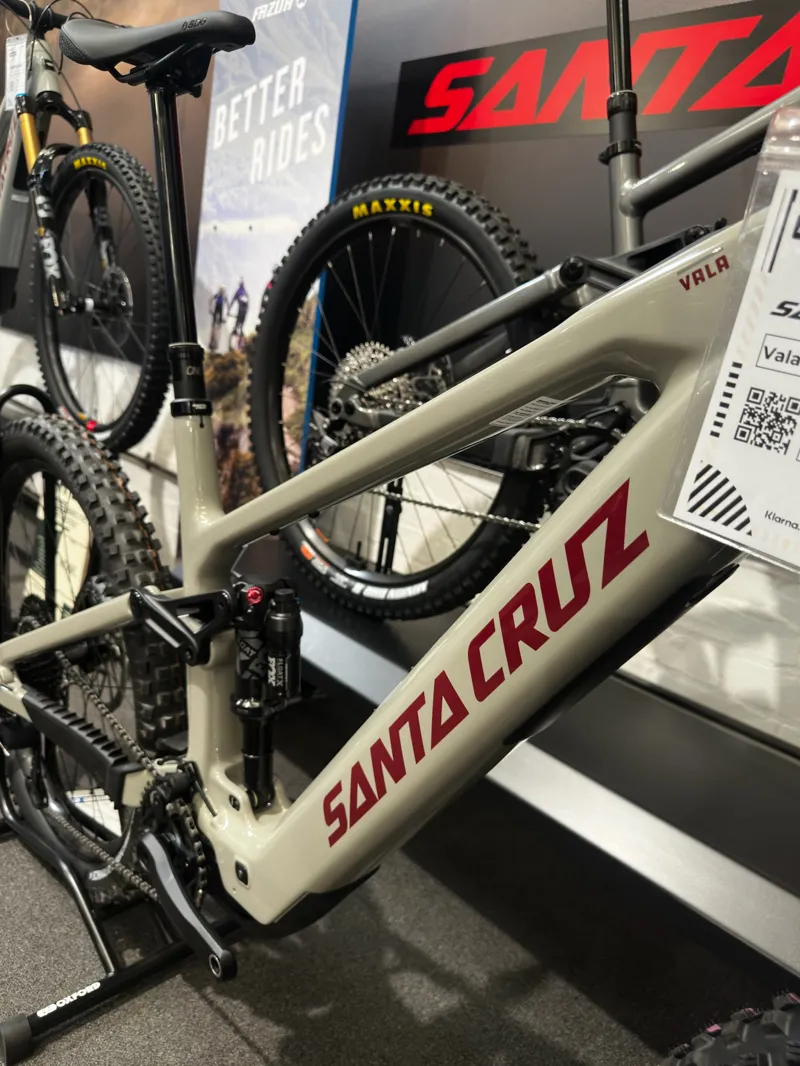 Santa Cruz Vala C S Glossy Grey-2