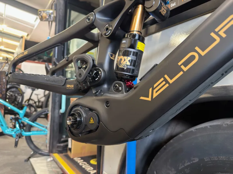 Velduro Rogue Frame inc Shock-2