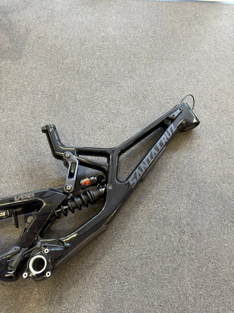 Lightly Used Santa Cruz V10 CC Black - Medium Frame - DHX2 Factory Shock-2