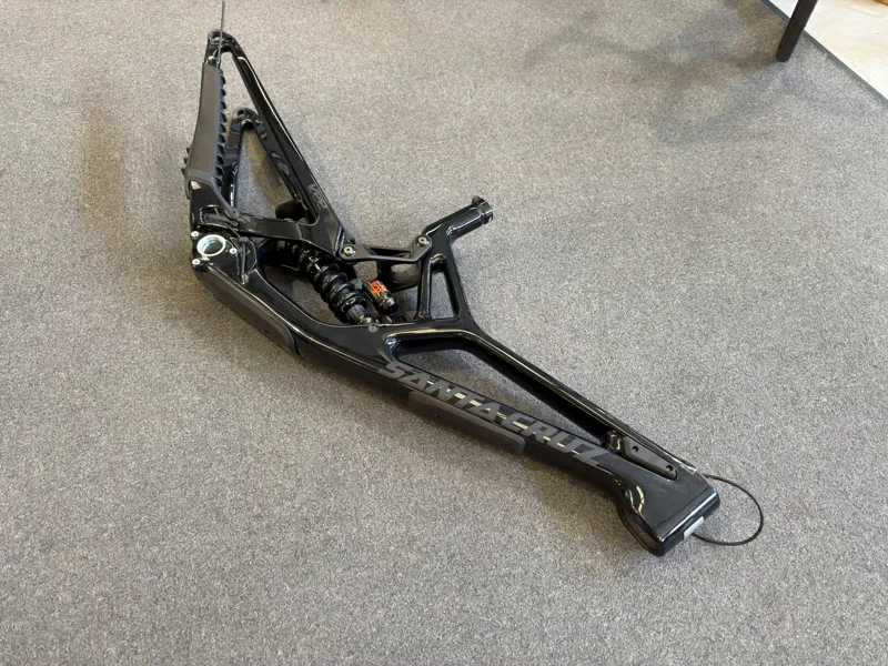 Lightly Used Santa Cruz V10 CC Black - Medium Frame - DHX2 Factory Shock-3
