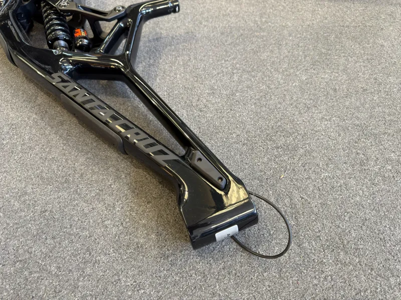 Lightly Used Santa Cruz V10 CC Black - Medium Frame - DHX2 Factory Shock-6