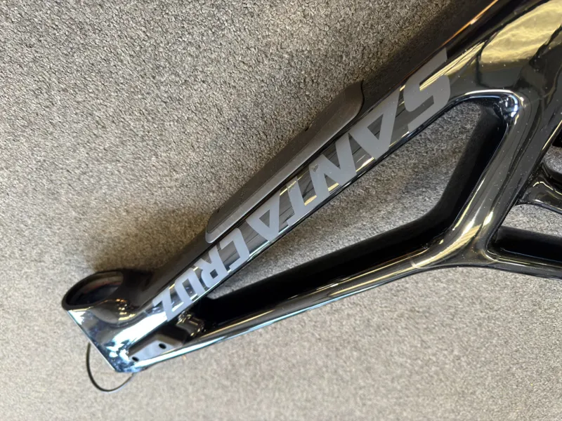 Lightly Used Santa Cruz V10 CC Black - Medium Frame - DHX2 Factory Shock-5