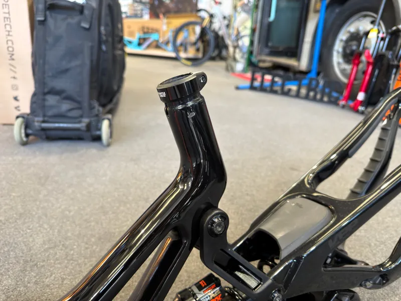 Lightly Used Santa Cruz V10 CC Black - Medium Frame - DHX2 Factory Shock-10