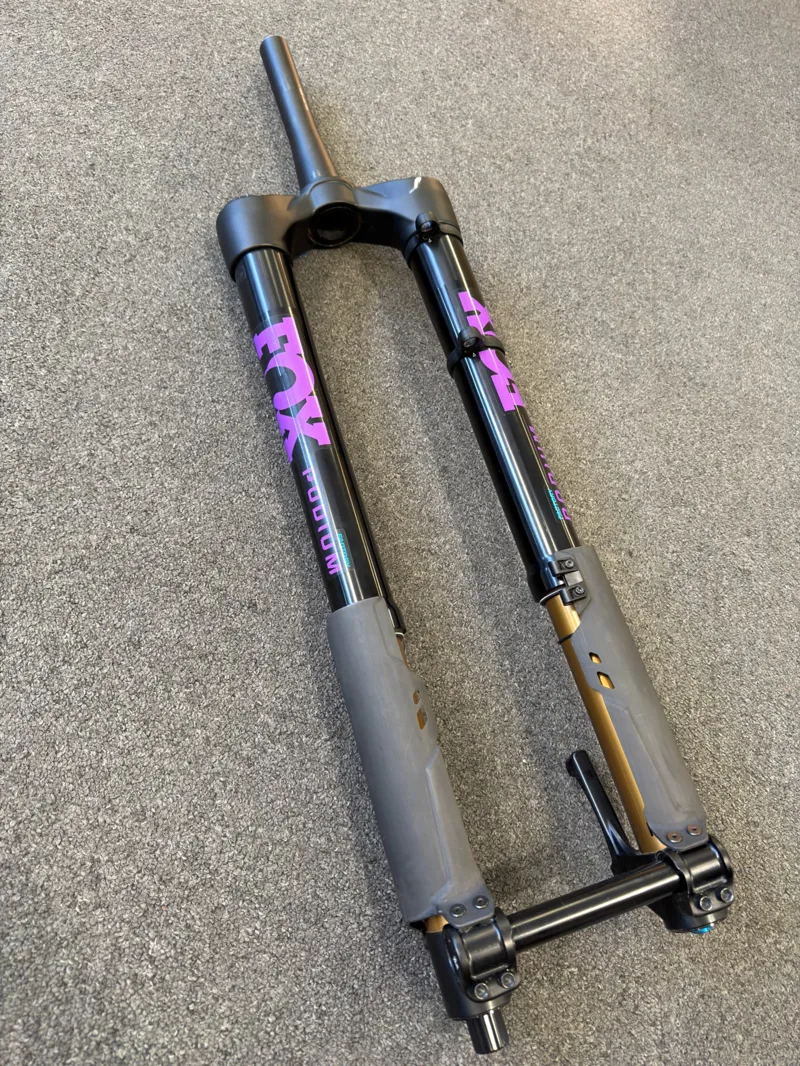 Fox Podium W Purple Decals - 29/170mm - Lightly Used-1