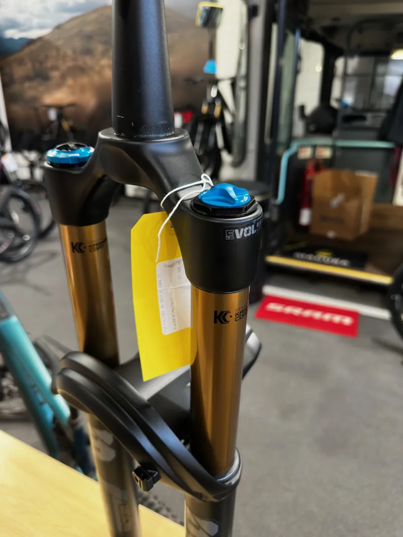 Fox Factory 38 Grip X2 29 - 170mm Travel-3