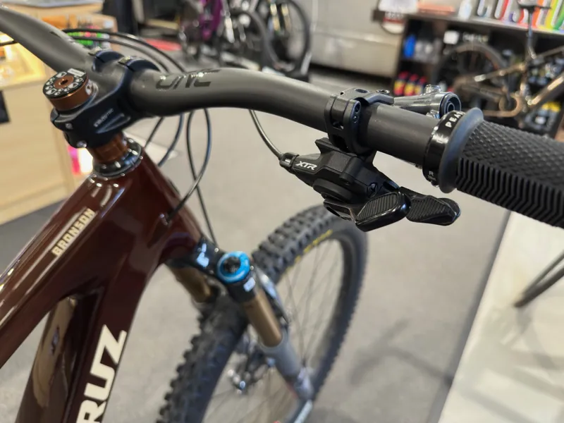 Santa Cruz Bronson Root Beer Team XTR Custom Build Size L-9