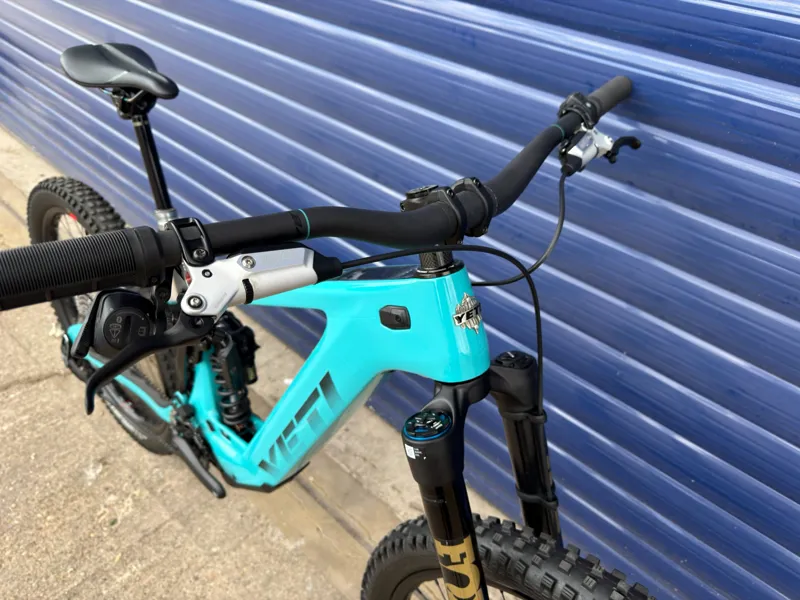Yeti 2026 LTE T3 Turquoise Large Custom MX - Lightly Used-3