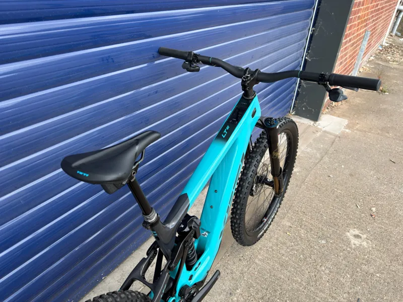 Yeti 2026 LTE T3 Turquoise Large Custom MX - Lightly Used-4