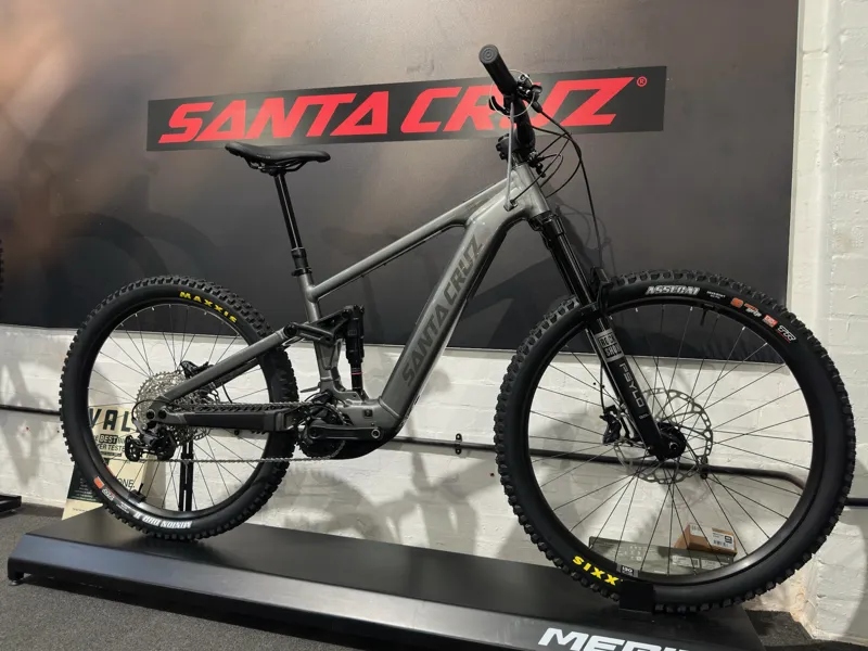 Santa Cruz 2026 Vala AL Deore - Gloss Grey-1