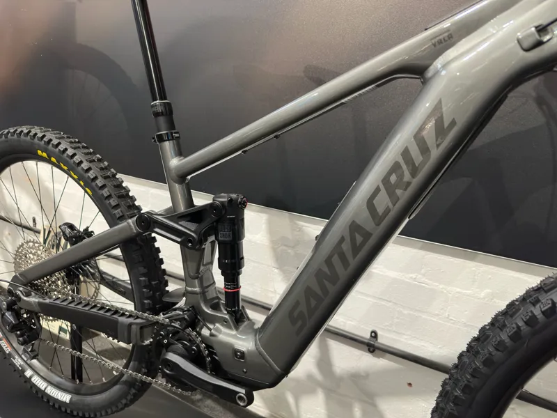 Santa Cruz 2026 Vala AL Deore - Gloss Grey-5