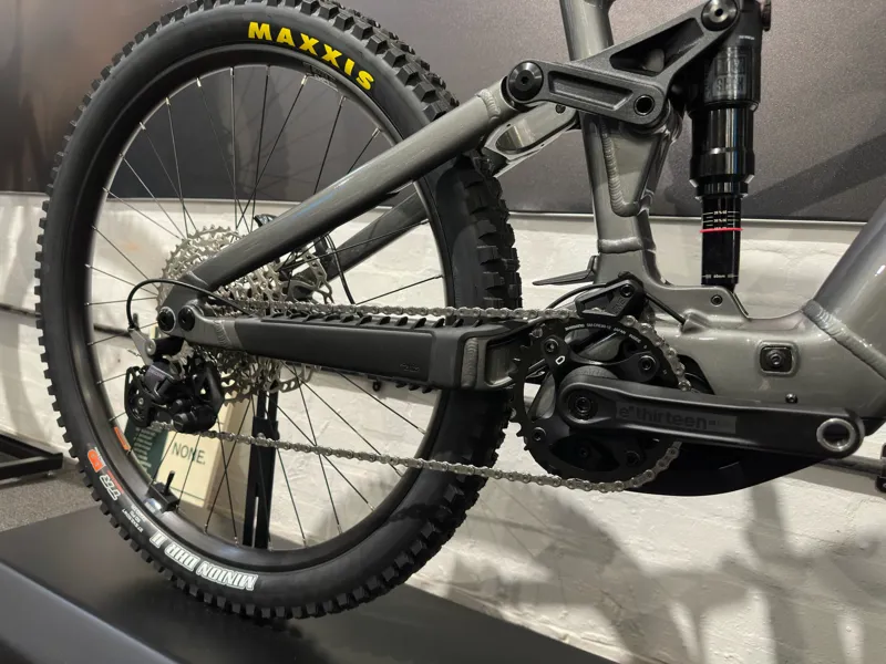 Santa Cruz 2026 Vala AL Deore - Gloss Grey-7