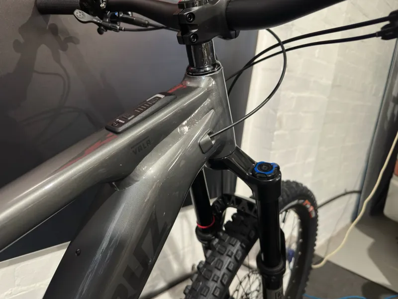 Santa Cruz 2026 Vala AL Deore - Gloss Grey-4