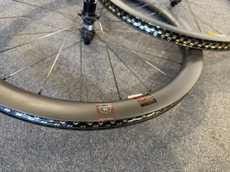 Reserve 40/44 GR 700c - DT Swiss 370 - MS - CL-2