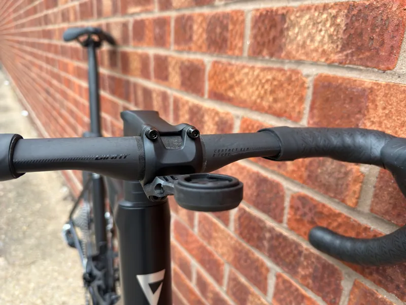 Giant Defy Advanced Pro - Red AXS - Carbon -4