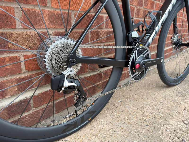 Giant Defy Advanced Pro - Red AXS - Carbon -6