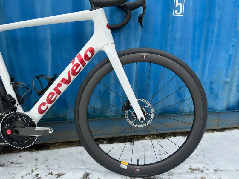Cervelo 2026 Caledonia 5 Force AXS - Vanilla/ Cherry-4