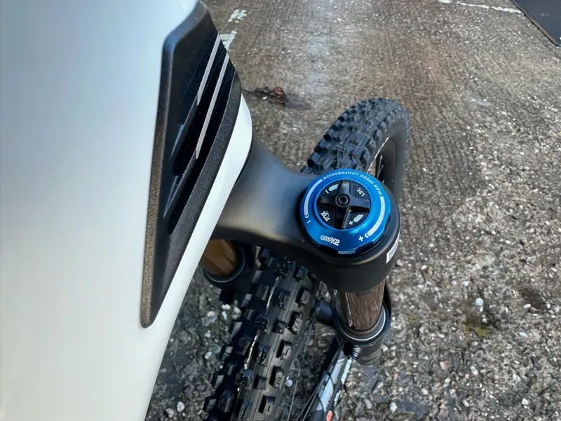 Merida 2025 eOne-Sixty 10K - White/Bronze -3