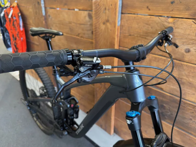 Trek Fuel EX 8 Gen 6 - Large - Approved Used-6
