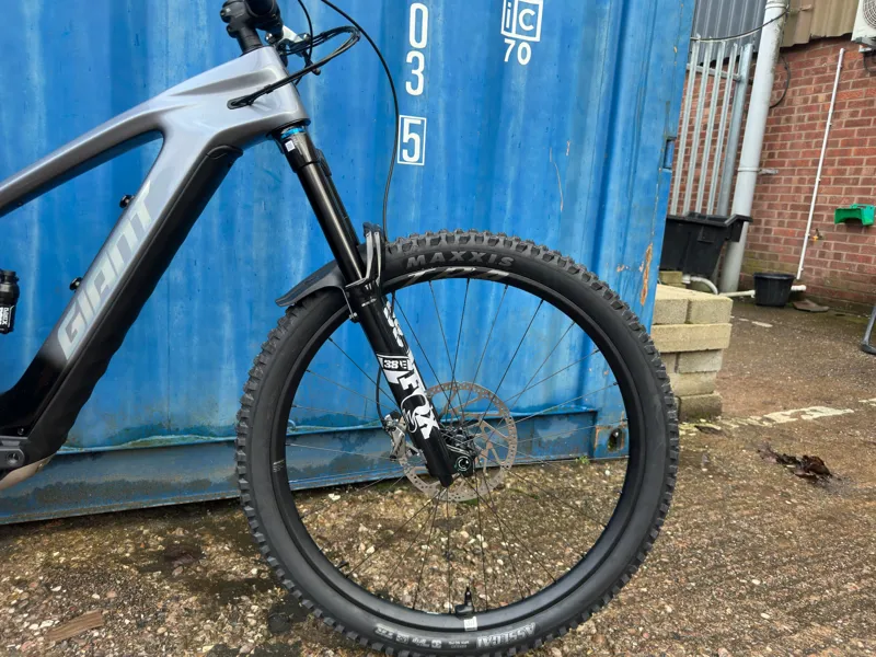 Giant Reign 2026 Advanced E+ 1 - Mercury/Carbon Smoke-4