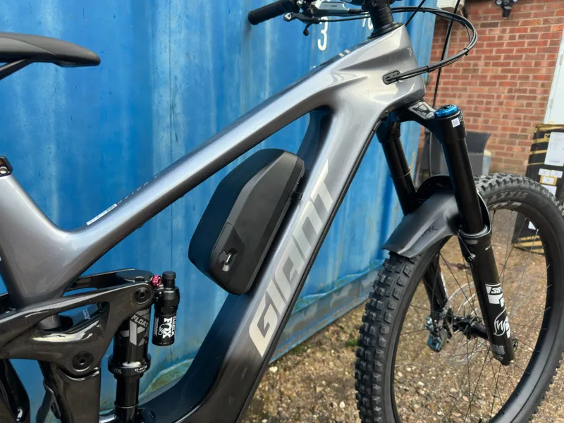 Giant Reign 2026 Advanced E+ 1 - Mercury/Carbon Smoke-2