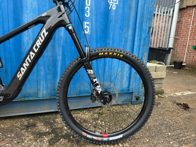 Santa Cruz MY26 Bullit C 90 - Gloss Black-6