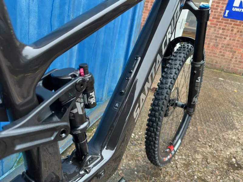 Santa Cruz MY26 Bullit C 90 - Gloss Black-8