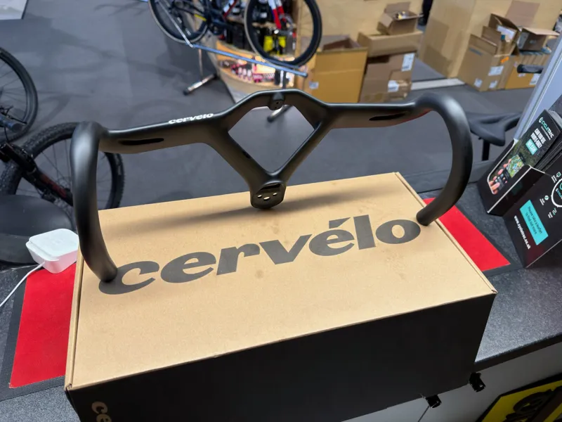 Cervelo HB19 40/44 x 100cm Carbon Cockpit-1