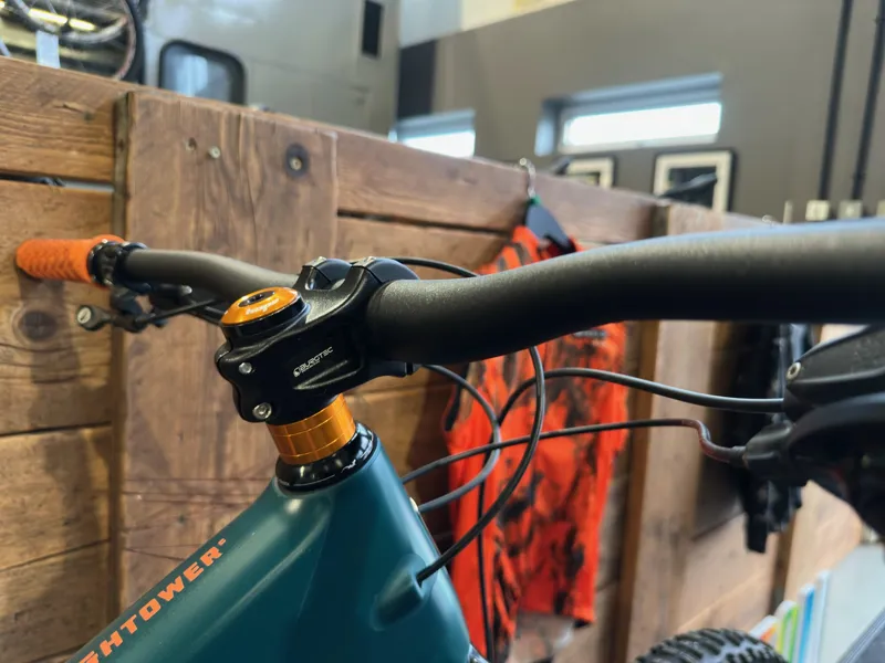 Santa Cruz Hightower V3 Evergreen Large Part Exchange-6