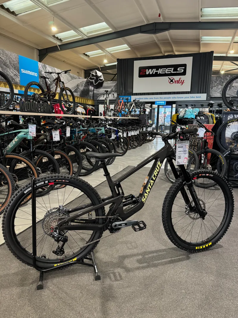 Santa Cruz Megatower C GX AXS NGT Air RSV Carbon Black Medium-1