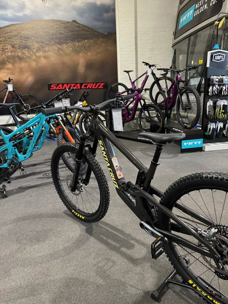 Santa Cruz Megatower C GX AXS NGT Air RSV Carbon Black Medium-3