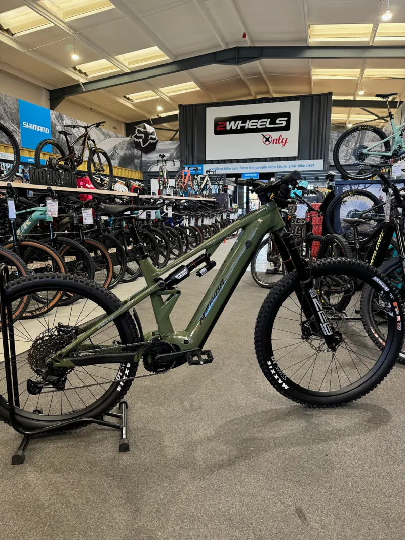 2025 Merida eOne-Eighty 900 - Anaconda Green-1