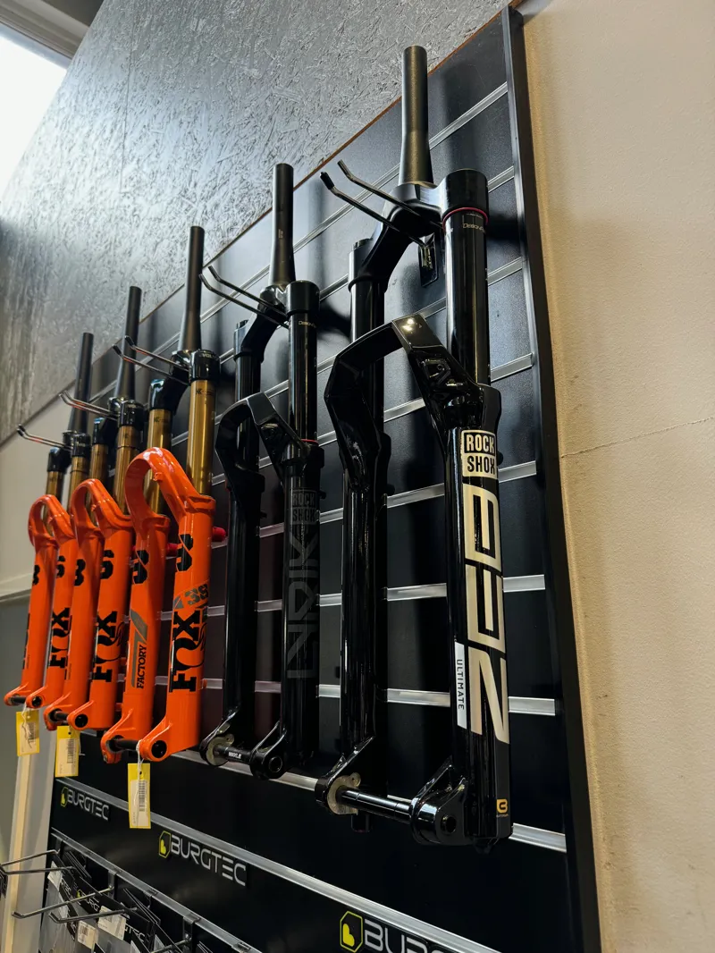 Rockshox Zeb Ultimate Charger 3 29 170 Gloss Black