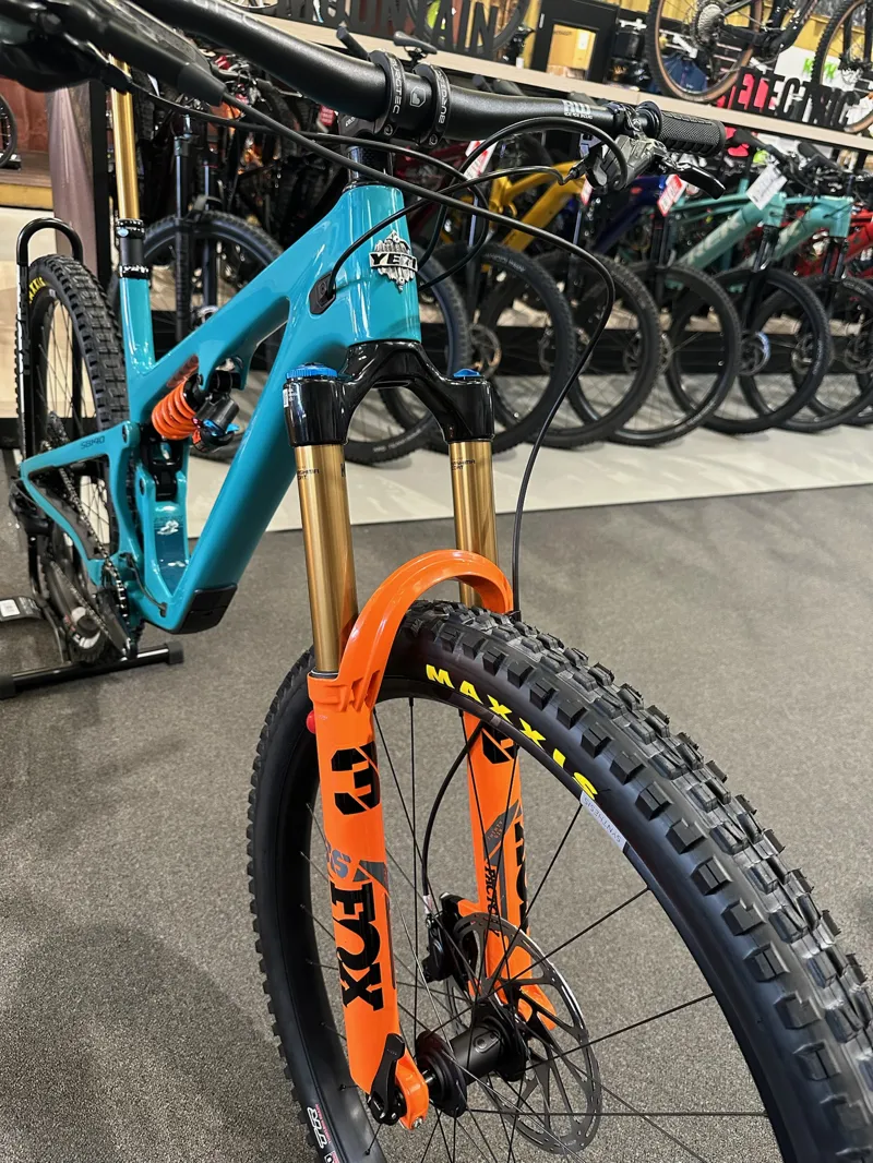 Yeti Cycles SB140 C-Series LR in Turquoise - Free Fox Factory Upgrade-3