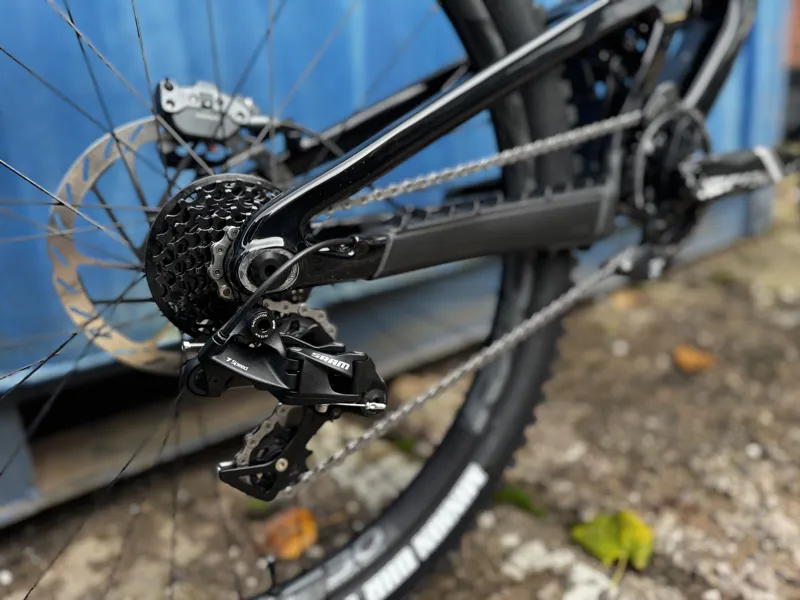 Santa Cruz V10 CC S MX Black Sparkle-5