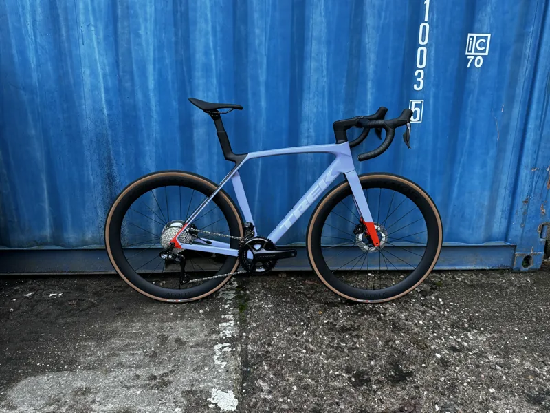 TREK Madone SL 7 Gen 8 - Lavender Haze/ Smoke-1