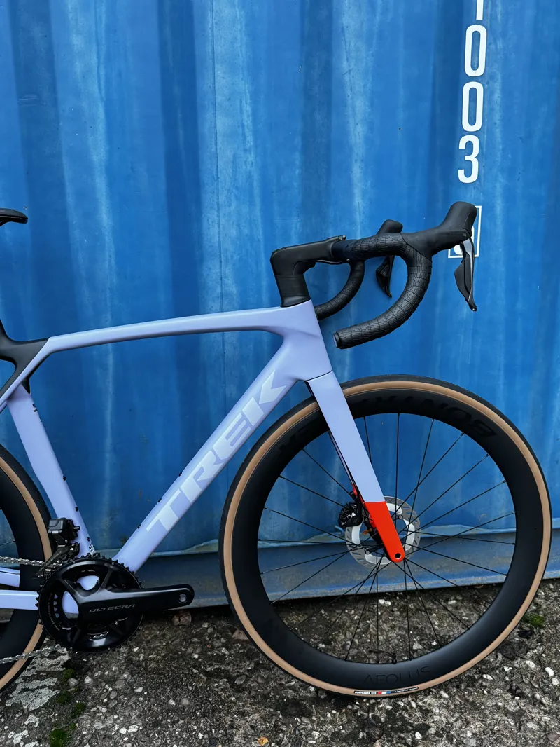 TREK Madone SL 7 Gen 8 - Lavender Haze/ Smoke-2