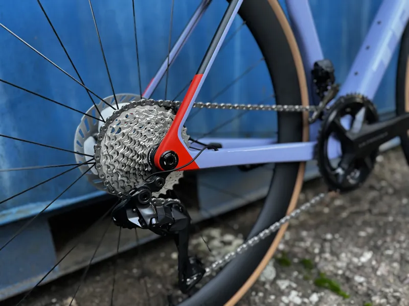 TREK Madone SL 7 Gen 8 - Lavender Haze/ Smoke-5