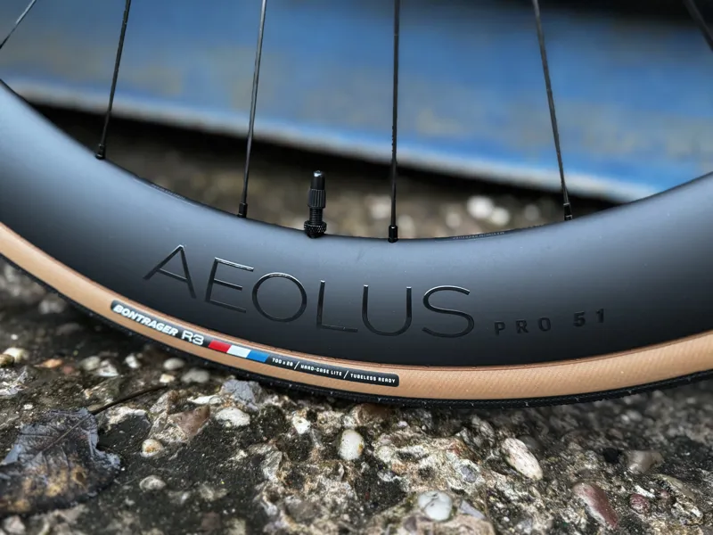 TREK Madone SL 7 Gen 8 - Lavender Haze/ Smoke-11