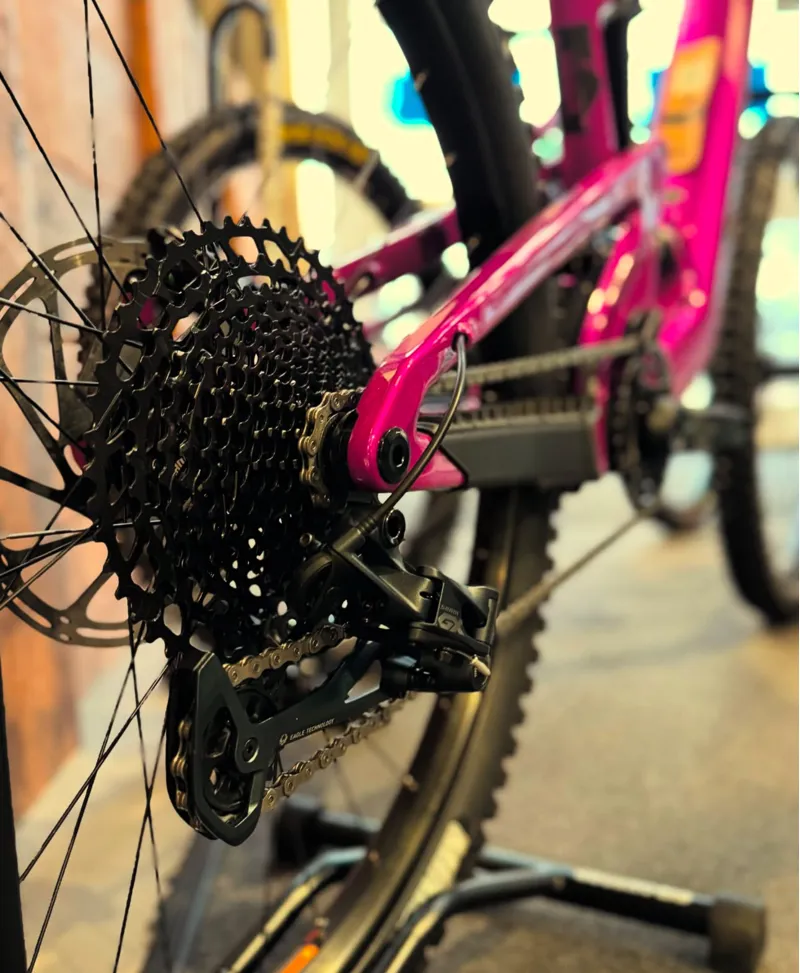Santa Cruz Heckler SL C R Magenta - 2 Wheels Only CUSTOM-4