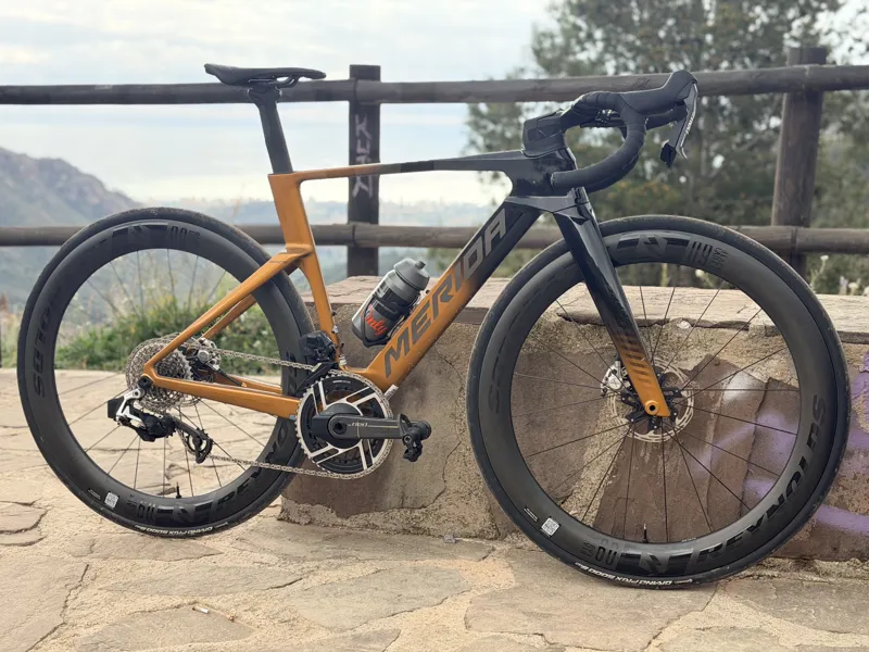 Merida Reacto 10K Road Bike in Black/Mineral Gold Grey-5