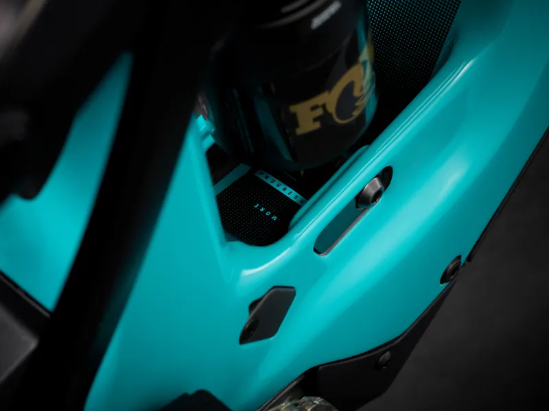 Yeti Cycles 2026 LTe T-Series T4 - Turquoise-5
