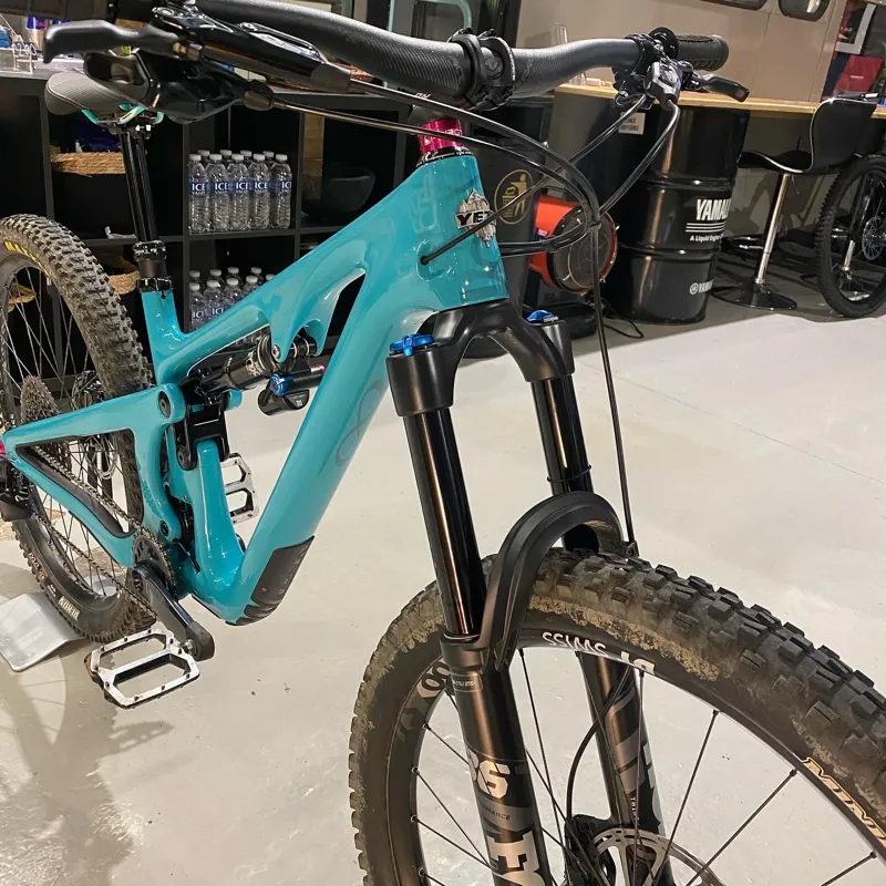Approved-Used 2021 Yeti SB140 Small 27.5 Carbon C Series Turquoise-1