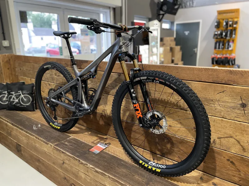 Approved Used Yeti 2021 SB115 Custom Build Medium Ex-Demo-1
