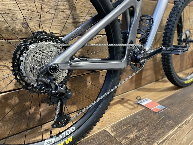 Approved Used Yeti 2021 SB115 Custom Build Medium Ex-Demo-3